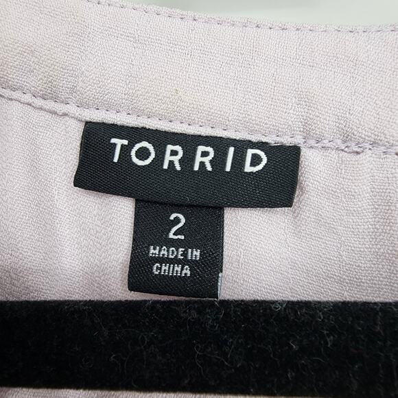 Torrid Lavender Sleeveless Button-Front Blouse Size 2 Polyester Lightweight - Picture 2 of 4